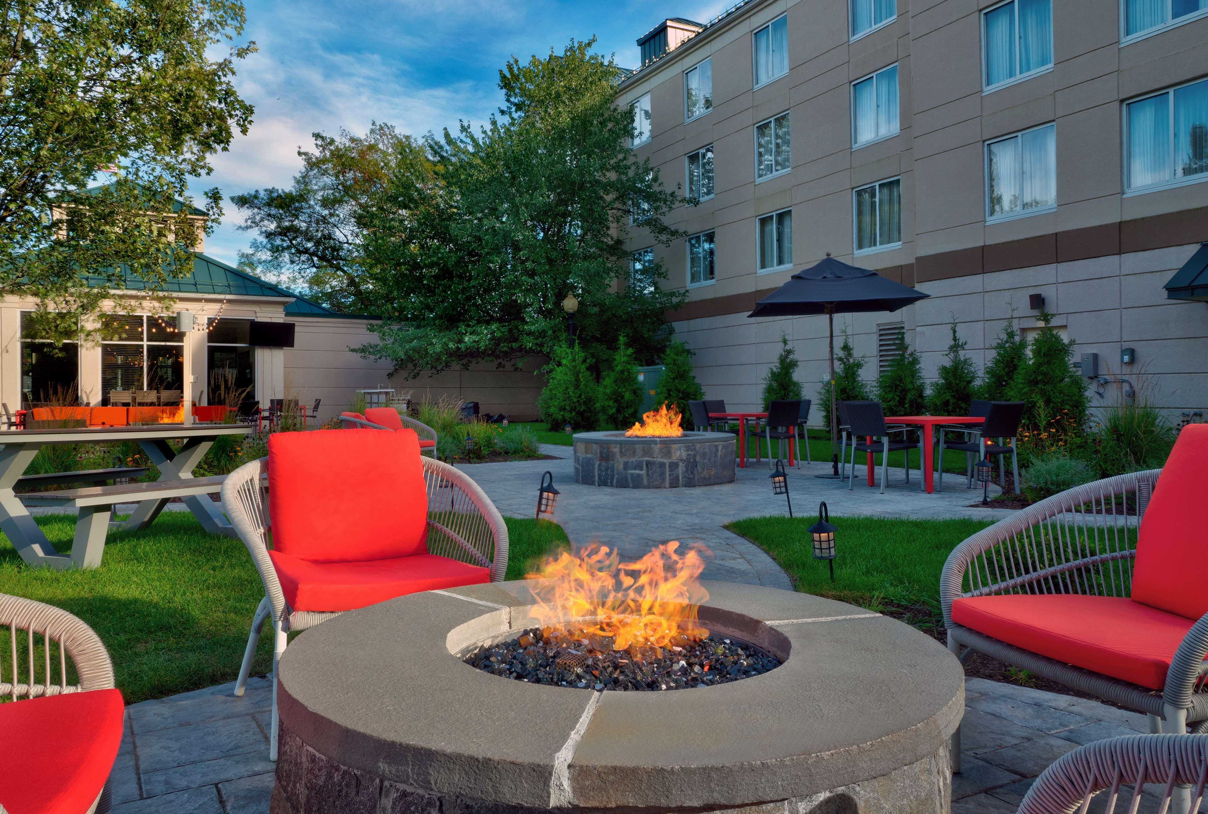 Hilton Garden Inn Saratoga Springs Exterior photo