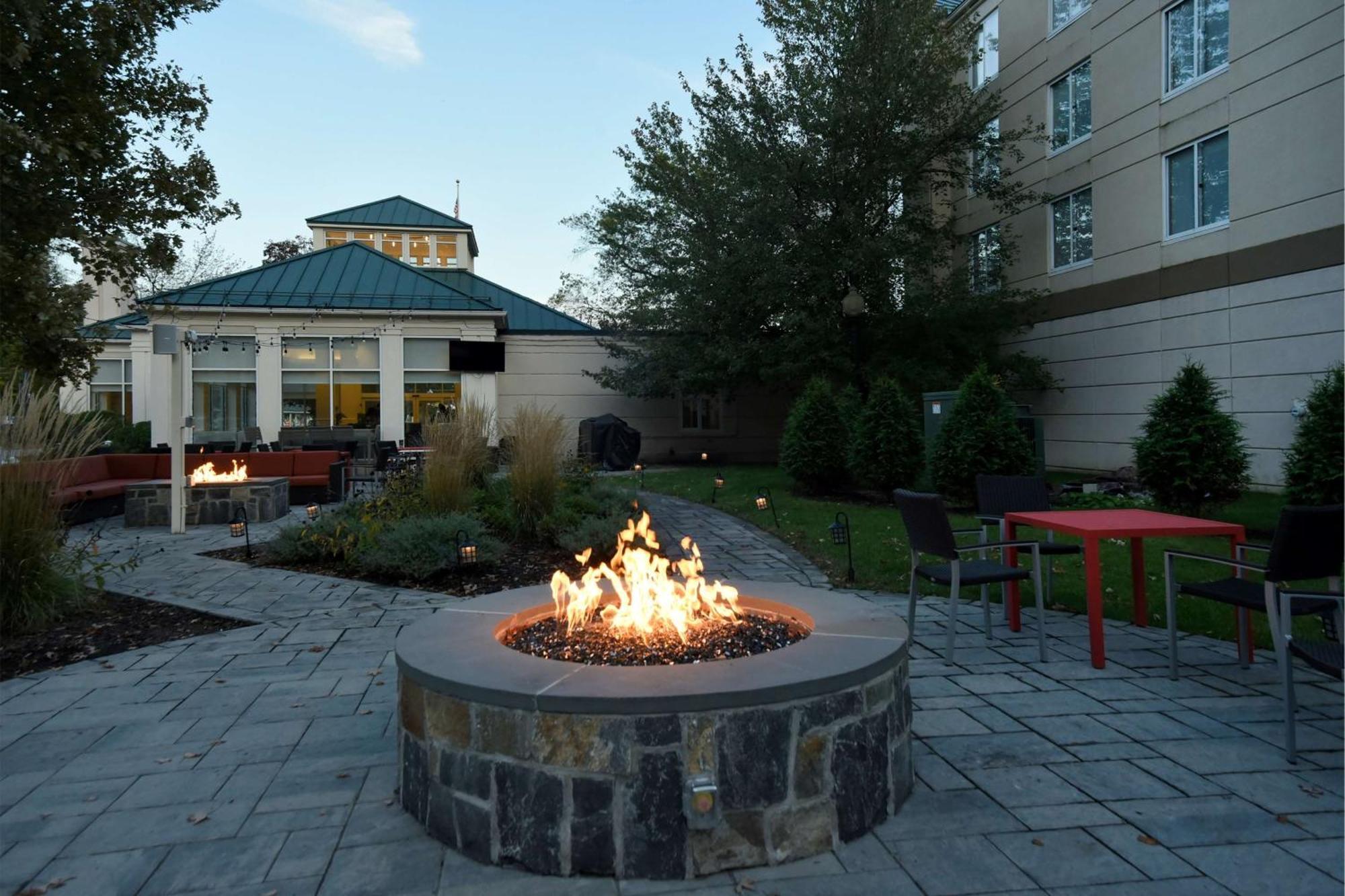 Hilton Garden Inn Saratoga Springs Exterior photo